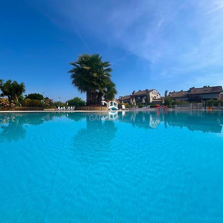 Perla Apartment - 3 Piscine E Un Bar - Desenzano Desenzano del Garda Eksteriør billede