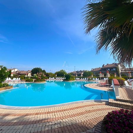 Perla Apartment - 3 Piscine E Un Bar - Desenzano Desenzano del Garda Eksteriør billede