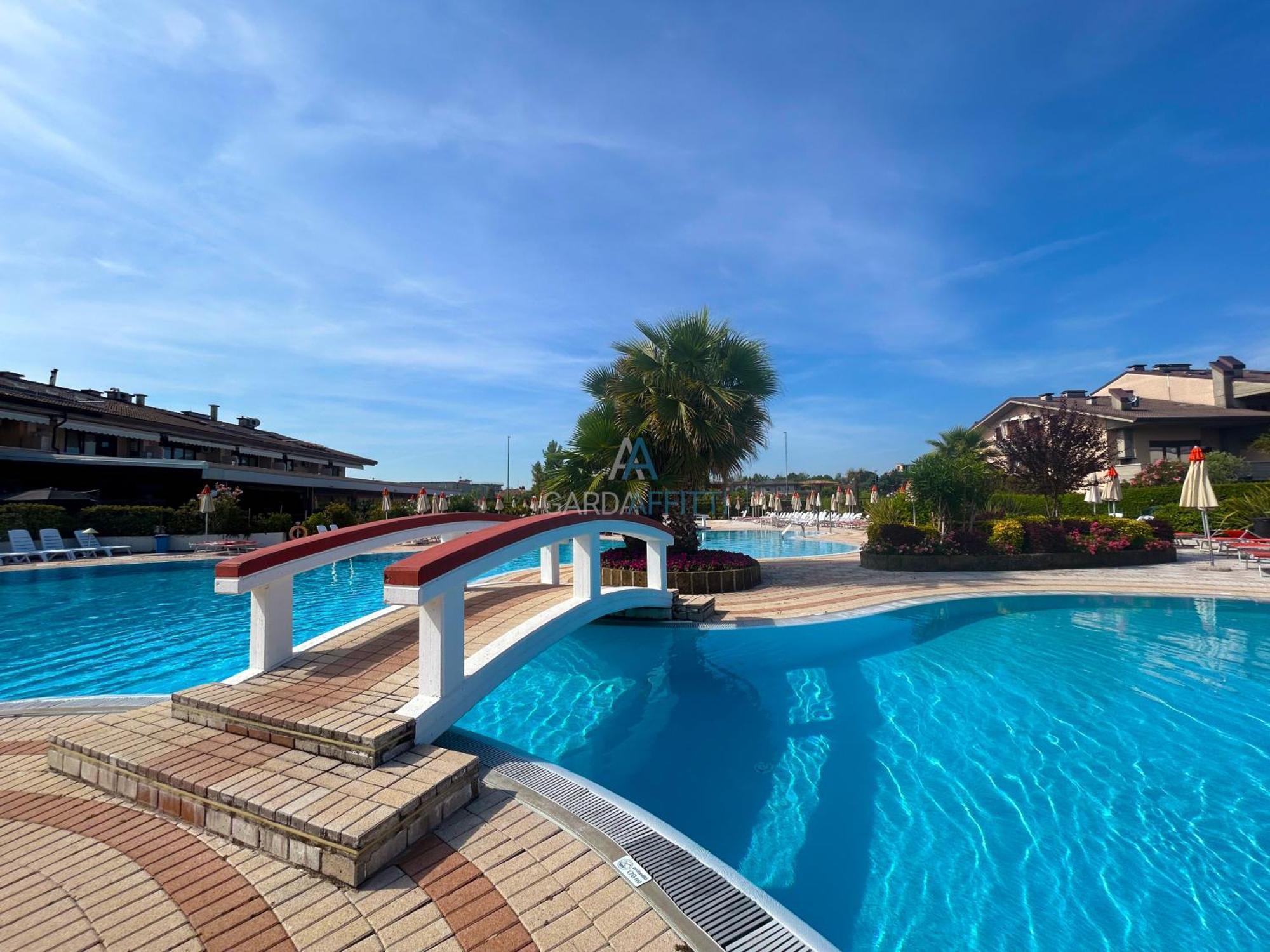 Perla Apartment - 3 Piscine E Un Bar - Desenzano Desenzano del Garda Eksteriør billede