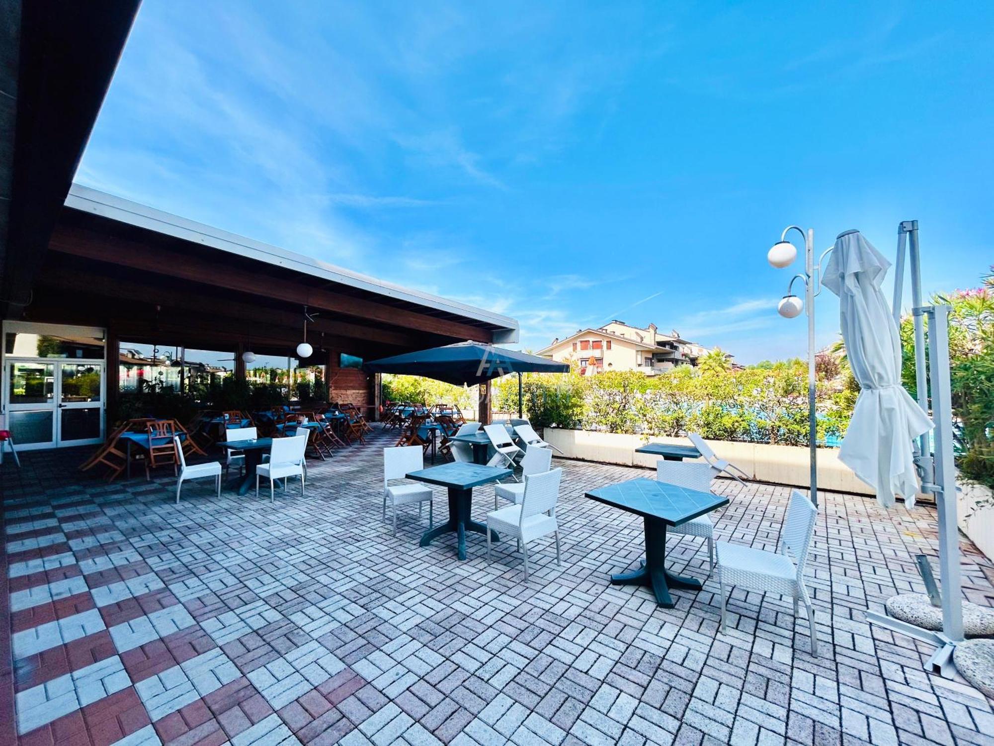 Perla Apartment - 3 Piscine E Un Bar - Desenzano Desenzano del Garda Eksteriør billede