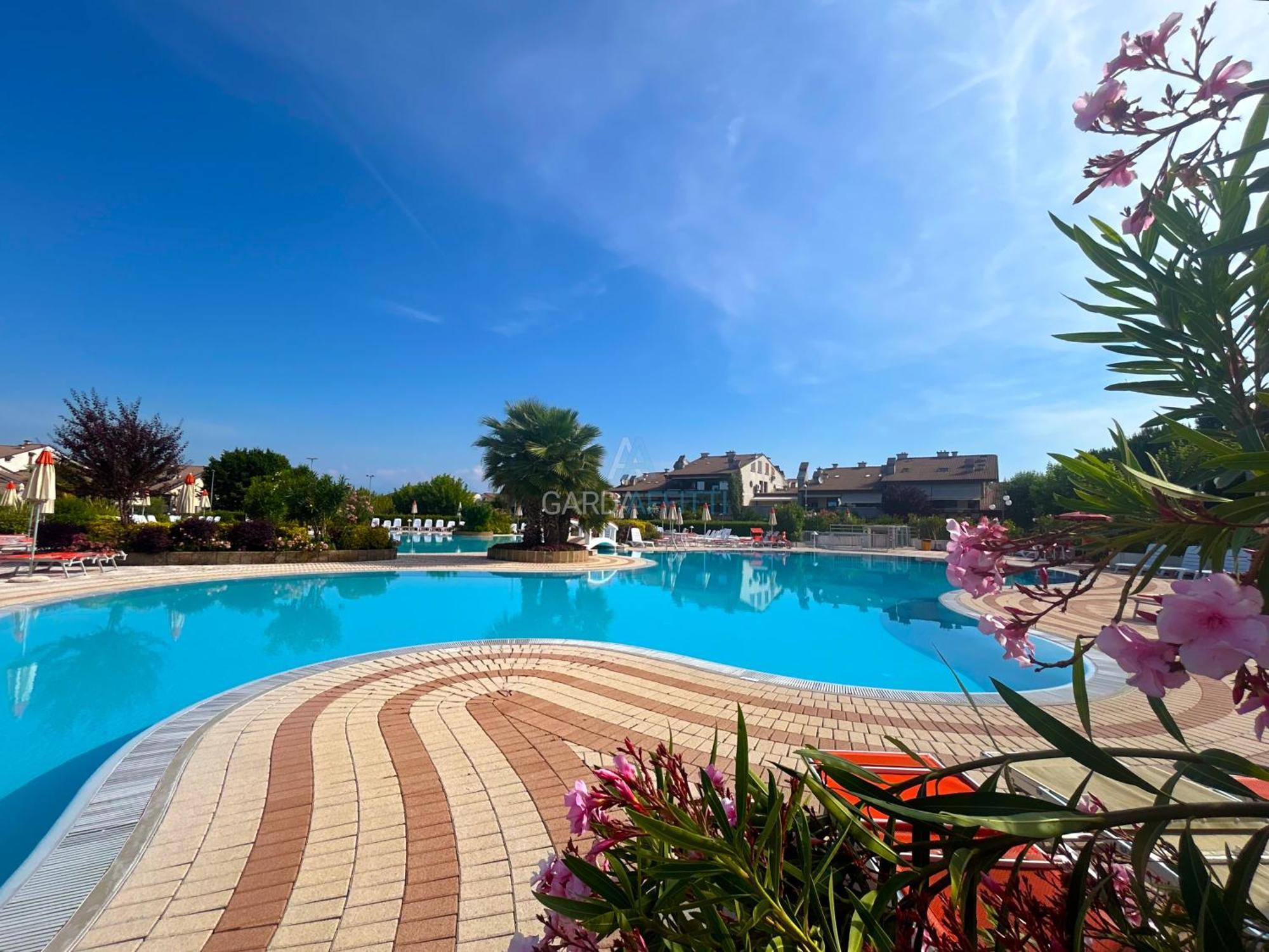 Perla Apartment - 3 Piscine E Un Bar - Desenzano Desenzano del Garda Eksteriør billede