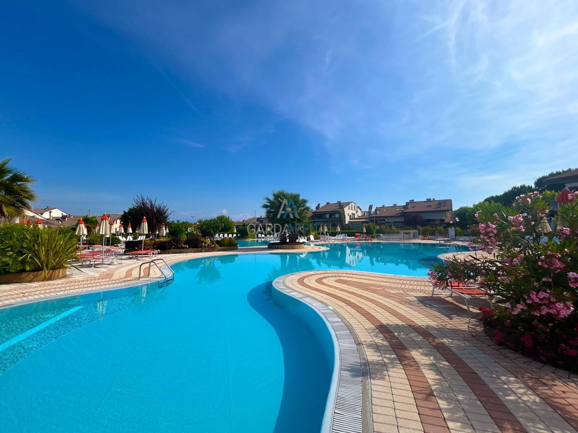 Perla Apartment - 3 Piscine E Un Bar - Desenzano Desenzano del Garda Eksteriør billede